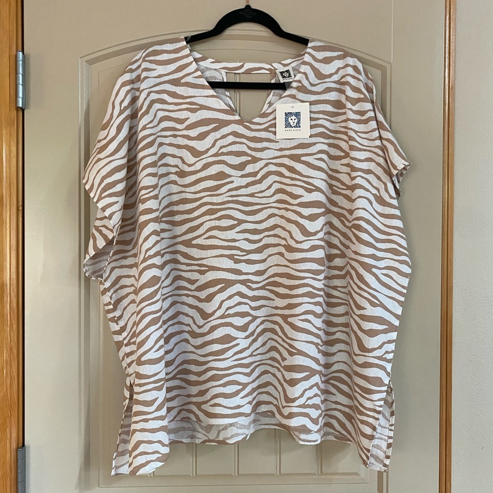NWT Tiger print T-Shirt